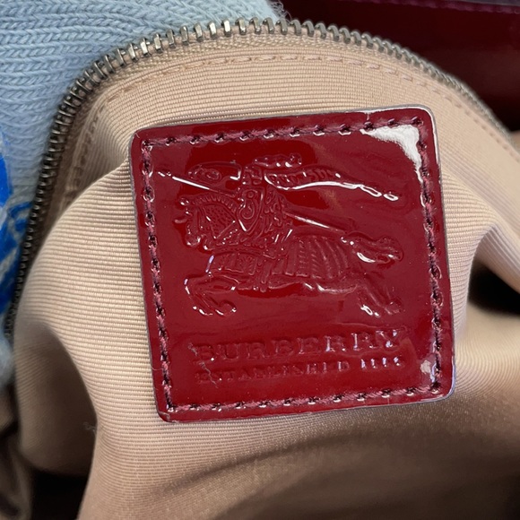 BURBERRY HEART TWO WAY SHOULDER BAG - Picture 13 of 16